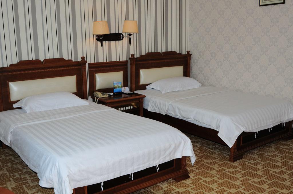 Super 8 Hotel Guangzhou Baiyun Airport Subway Station Inn Room photo